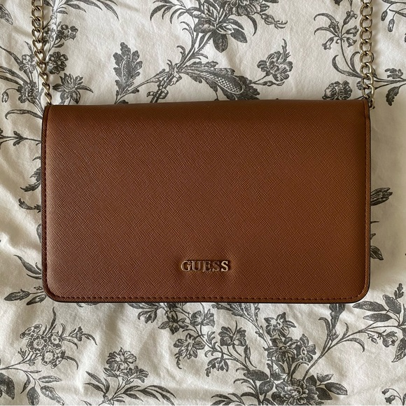Guess Wallet Purse - Picture 1 of 5